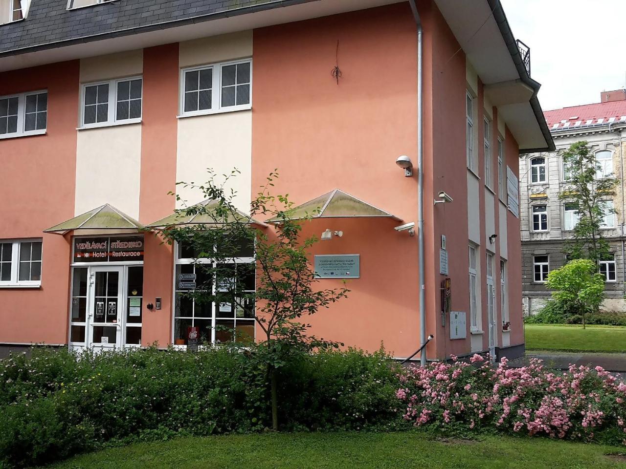Vzdělávací Středisko a Hotel Varnsdorf Exteriér fotografie